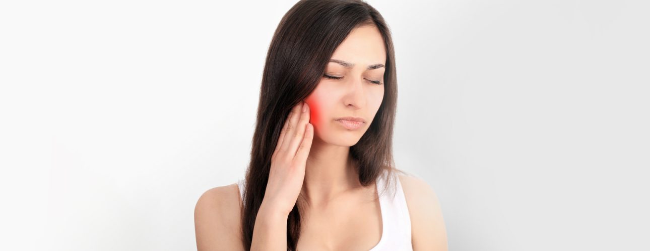 A lady having tooth pain